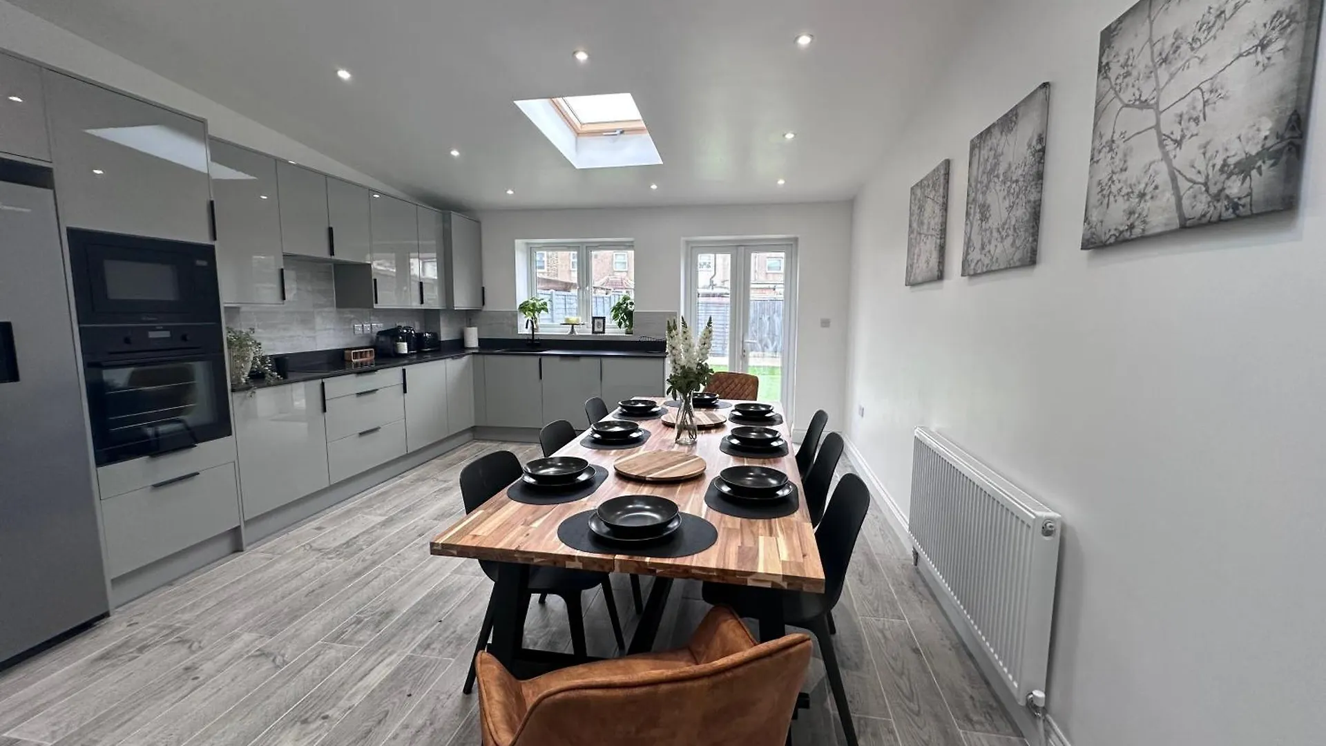 Beautiful House Sleeps 10 Guests, London, Near Eastbrook Film Studios, Great Value For Families And Groups Dagenham