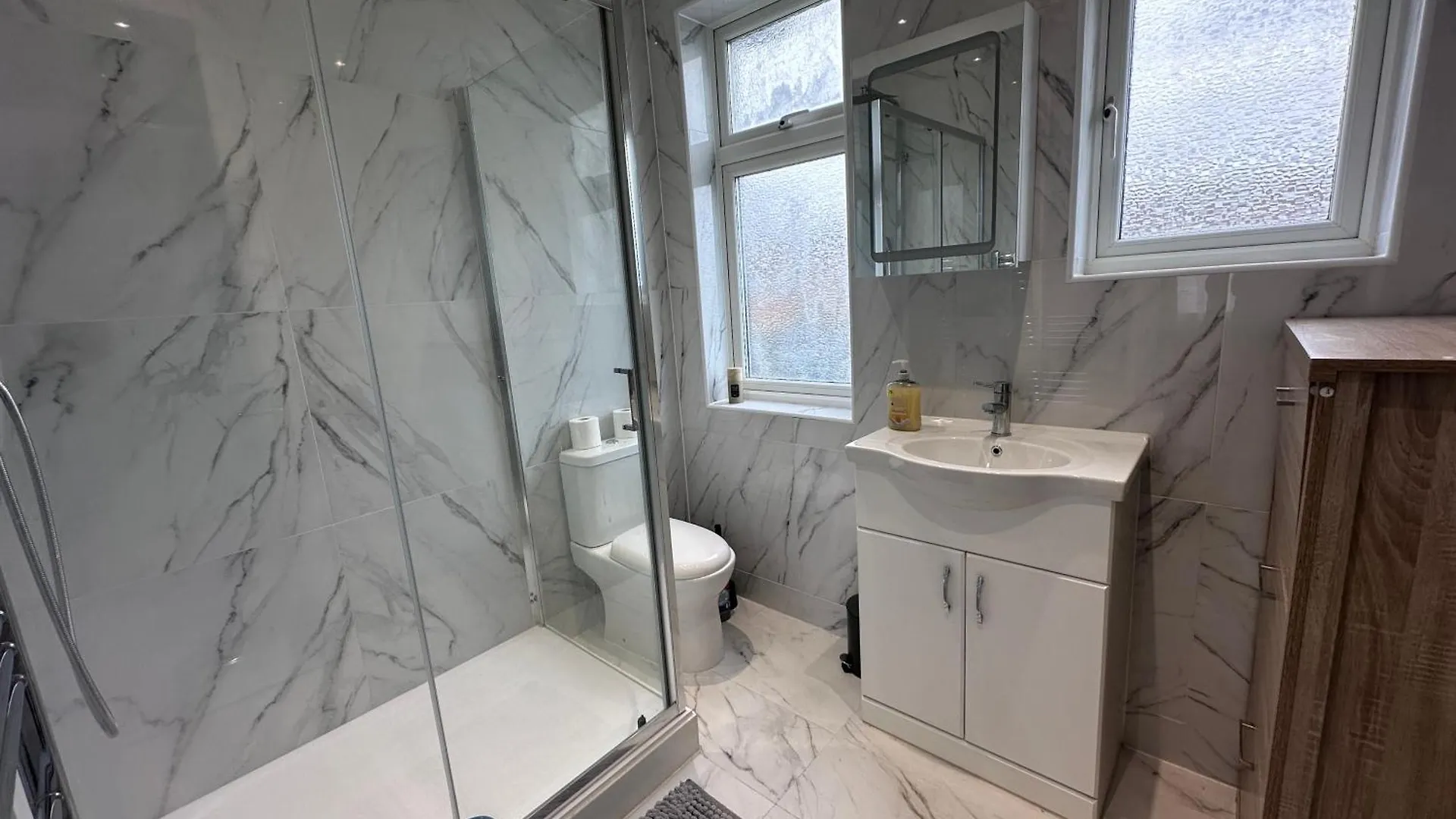 Holiday home Beautiful House Sleeps 10 Guests, London, Near Eastbrook Film Studios, Great Value For Families And Groups Dagenham United Kingdom