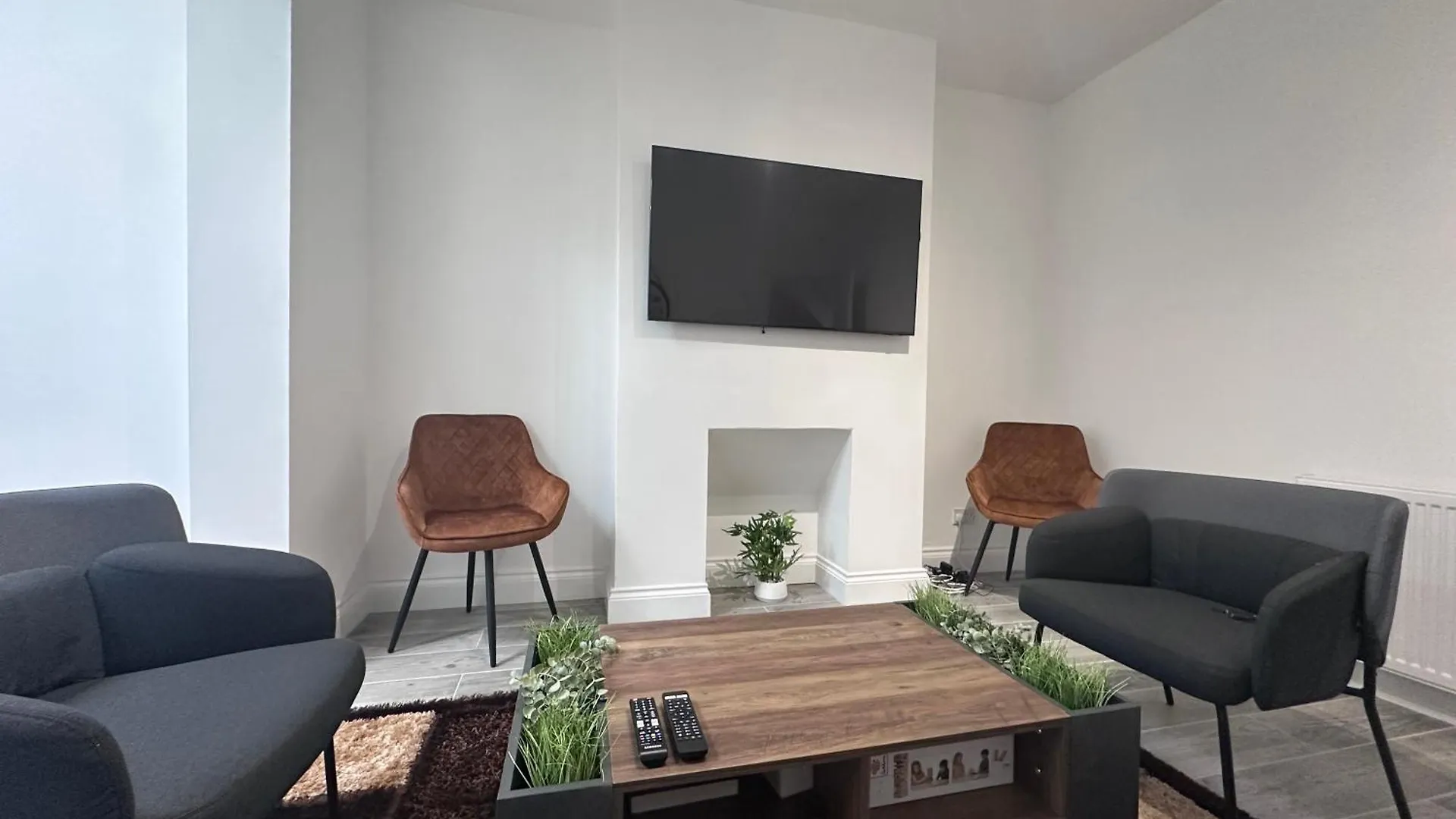 Beautiful House Sleeps 10 Guests, London, Near Eastbrook Film Studios, Great Value For Families And Groups Dagenham United Kingdom