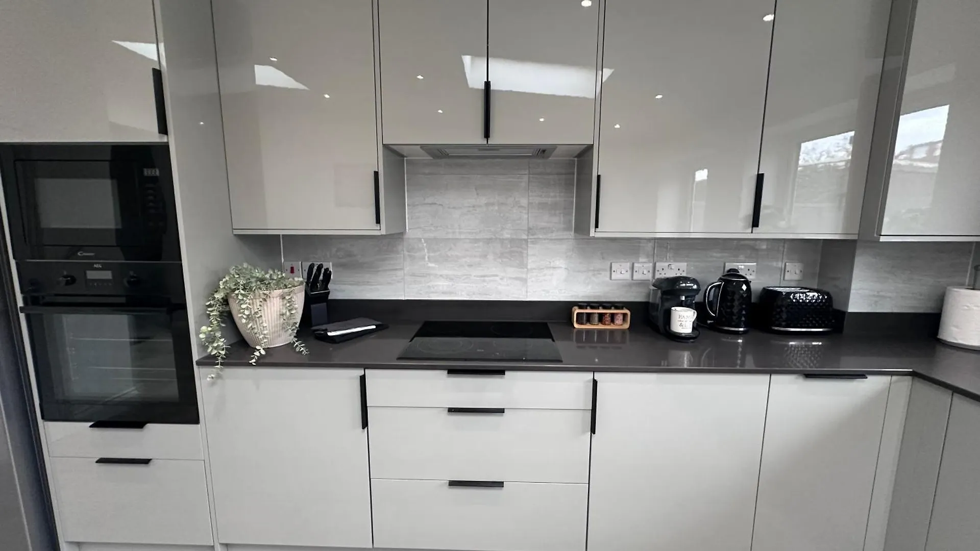 Beautiful House Sleeps 10 Guests, London, Near Eastbrook Film Studios, Great Value For Families And Groups Dagenham Holiday home