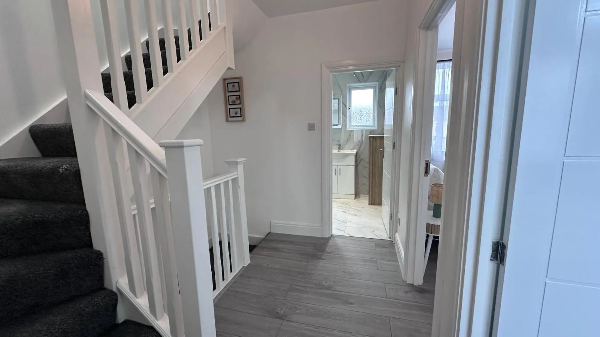 Beautiful House Sleeps 10 Guests, London, Near Eastbrook Film Studios, Great Value For Families And Groups Dagenham