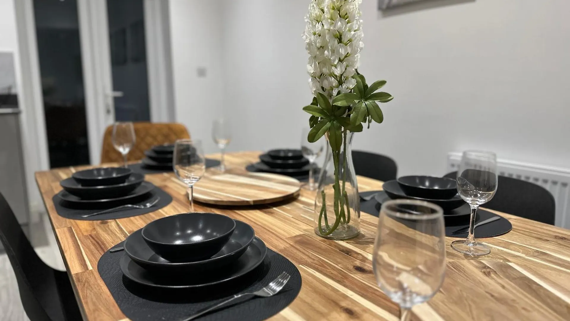 Holiday home Beautiful House Sleeps 10 Guests, London, Near Eastbrook Film Studios, Great Value For Families And Groups Dagenham