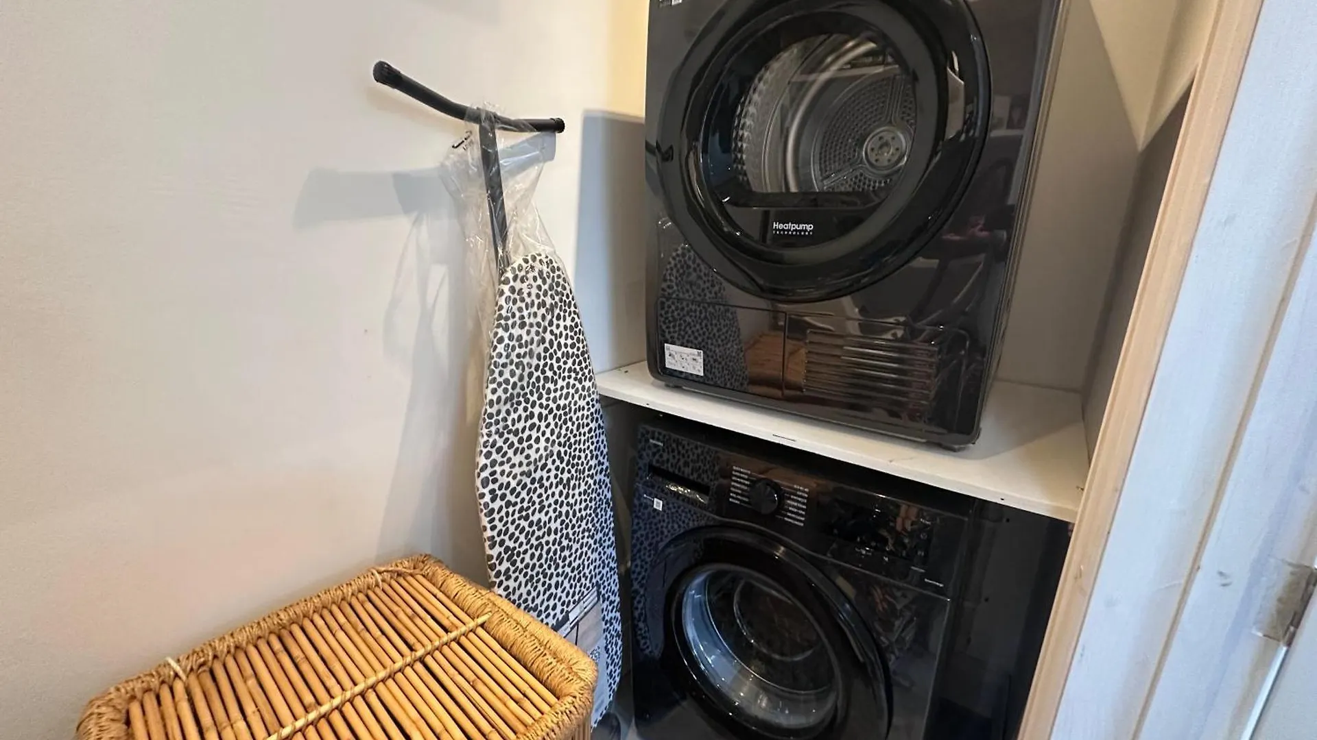 Beautiful House Sleeps 10 Guests, London, Near Eastbrook Film Studios, Great Value For Families And Groups Dagenham